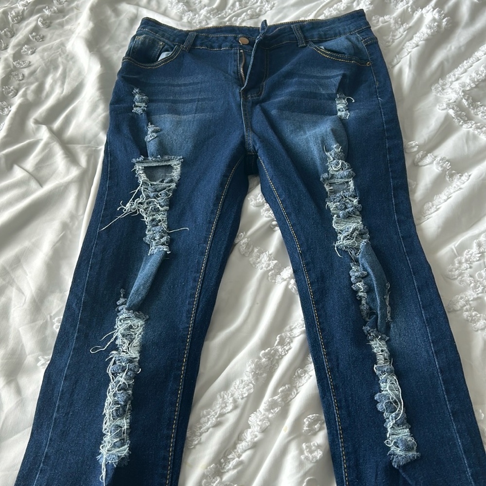 SHEIN new never worn distressed jeans XL